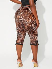 SHEIN SXY Leggings moulants grande taille pour femmes, sexy et élégants, avec imprimé léopard, patchwork en dentelle et maille, fente haute. Convient pour le port quotidien, les festivals, les sorties, les anniversaires, les enterrements de vie de jeune fille, les mariages, les tenues élégantes ou décontractées, les sorties shopping, le streetwear. Facile à assortir, affinant la silhouette et mettant en valeur la morphologie.