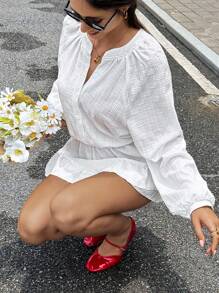 Serisse Mono de mujer con cuello en V, mangas raglán y volante en el bajo - Blanco - Ver 7