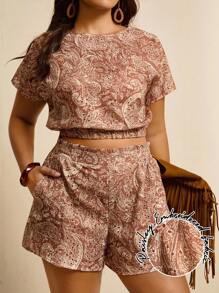 SHEIN LUNE 大码女式夏季度假风格 Schiffy 全印花蝙蝠袖短款上衣和纸袋腰宽松短裤两件套 波西米亚风两件套 棕色两件套 女式两件套 夏季佩斯利两件套 度假装 女式 2 件套 - 彩色 - 查看 2