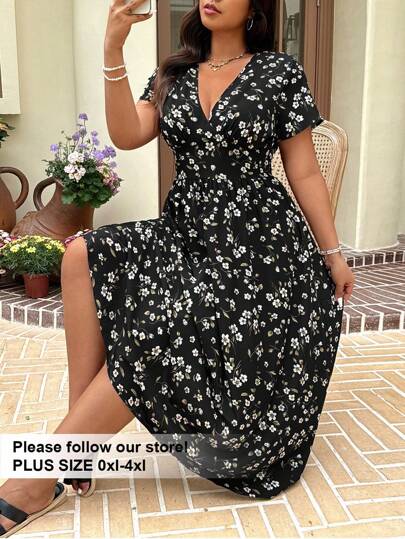 SHEIN EZwear Plus Size Women's Mini Ditsy Floral All-Over Print V-Neck Casual Short Sleeve Dress,Beach Dress Sundress,Holiday Outfits Boho