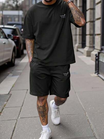 Manfinity Homme 男士字母图案圆领短袖T恤和抽绳腰短裤套装，休闲