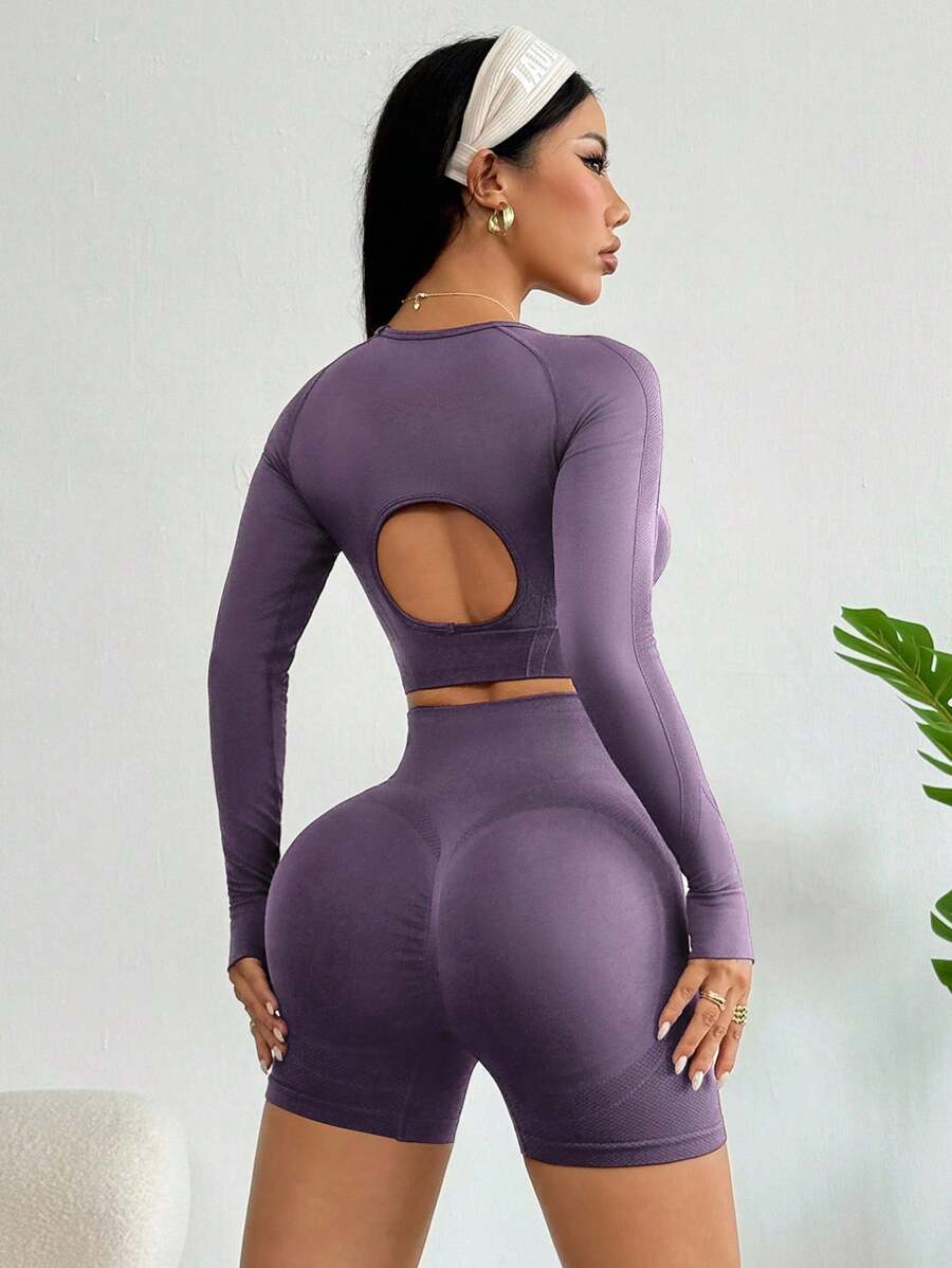 Easithlete 2 件无缝健身瑜伽服健身房服装套装拇指孔镂空上衣短裤健身套装健身女士套装 - 淡紫色 - 查看 1