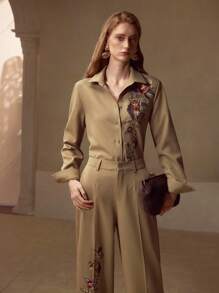 MOTF PREMIUM 花卉刺绣纽扣上衣和压褶长裤 - 卡其色 - 查看 7