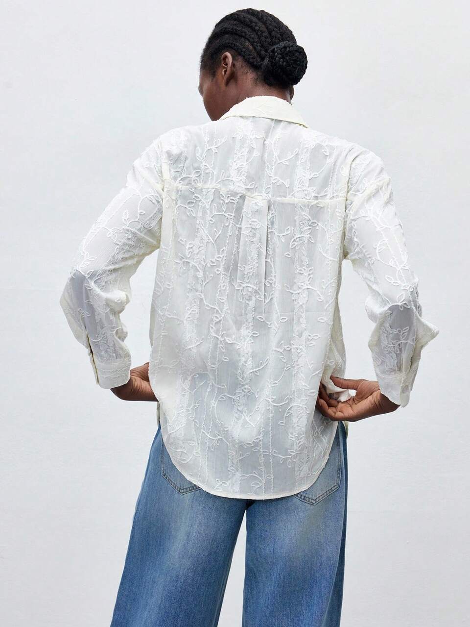 SHEIN Maija 2025 neue Sommer Mode Damen Bluse, geeignet für Musikfestivals, Abschluss, Urlaub, Strand, Feiertage, strukturierter Blume Muster, Kragen mit Knöpfen vorn, Langarm, elegant für den täglichen Gebrauch, Geschäft, Party, Lässig & vielseitig