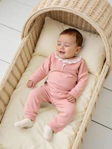 SHEIN 2 件套女婴连体衣和头带套装，粉色蕾丝边针织连体衣，柔软舒适，适合日常、外出、旅行、度假、居家、日托和玩耍