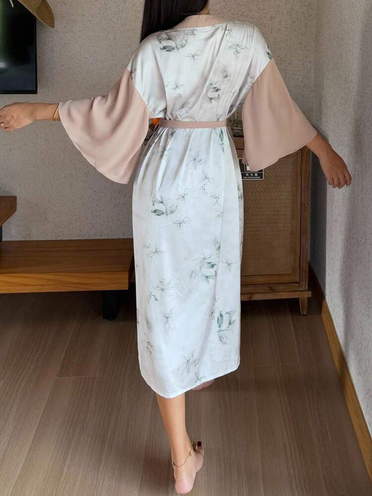 Women Floral Print Patchwork Solid Color Fabric Ruffle Cuff Lapel Robe Pajama