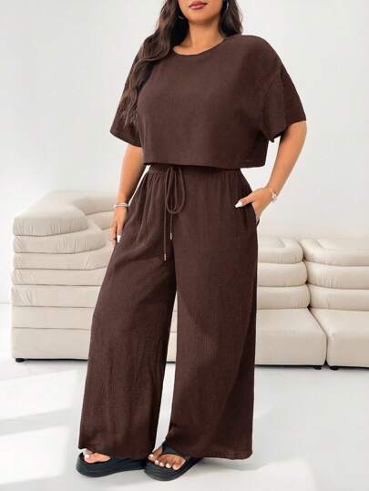 Solflare 2pcs/Set Plus Size Textured Fabric Solid Color Round Neck Short Sleeve Top And Pocket Pants