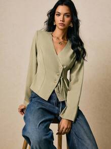 Poéselle 女式衬衫 不对称纽扣门襟领带 绿色衬衫 女式夹克 女式西装外套 休闲女式 优雅通勤 纯色斜领衬衫 冬季外套 冬季夹克 秋季上衣 女式秋装 女式冬装 秋季服装 外出上衣 商务休闲女式 老款服装 女式纽扣衬衫女式 - 綠色 - 查看 5