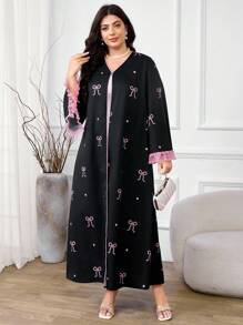 Al Najma 大码女式优雅花卉印花蕾丝花边喇叭袖阿拉伯长袍 - 彩色 - 查看 5