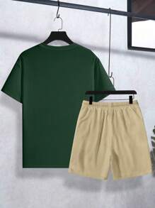 Manfinity Homme Bộ 2 áo thun cổ tròn tay ngắn in khẩu hiệu thường ngày dành cho nam kèm quần short cạp rút - Nhiều màu - Xem 3