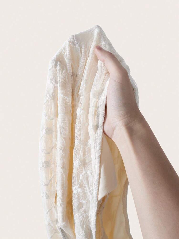 SHEIN Maija Women's White Lace Halter Neck Flowy Tie Decor Versatile Summer Wear, Modern Elegant Outfit For Valentine's Day, Fitted Comfortable Sleeveless Bodysuit Boho Bohemian