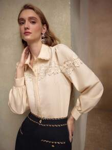 MOTF PREMIUM 撞色凸纹蕾丝优雅办公室长袖衬衫 - 杏色 - 查看 6