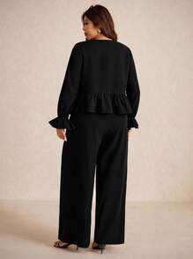 Elaquor 大码女式两件套纯色单排扣长袖荷叶边下摆衬衫和裤子，休闲装 - 黑色 - 查看 2