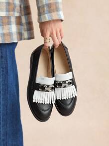 Rosivie Sepatu Loafer Kasual Wanita dengan Desain Rumbai dan Warna Kontras untuk Pemakaian Sehari-hari - Hitam - View 12