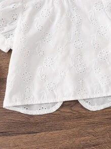 Emery Rose Kids Emery Rose Kids 女婴休闲简约舒适圆领泡泡袖镂空刺绣衬衫，适合日常穿着和返校季节 - 白色 - 查看 7