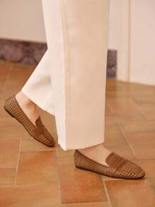 Rosivie Chaussures d'été décontractées respirantes et tissées pour femmes, ajourées, à la mode, confortables, simples, plates et à bout carré