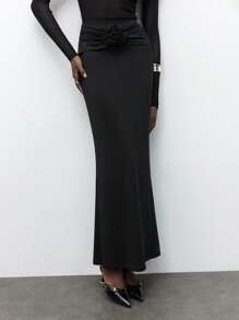 Maija Jupe ajustée à taille haute élastique avec décor de fleurs 3D froissées noires. Polyvalente pour le printemps/été, les fêtes, une tenue élégante pour la Saint-Valentin Old Money