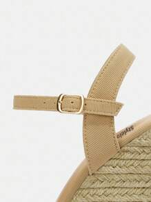 Styleloop 女士黑色朋克风纯色搭扣靴，饰有搭扣，正面系带，适合春季、春假、复活节、圣诞节和情人节穿着。 - 杏色 - 查看 3