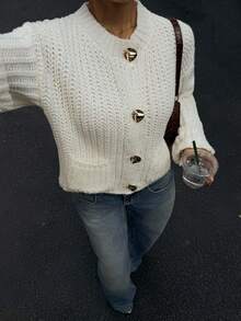 Siren Gaze Femmes Cardigan basique unicolore décontracté de tous les jours avec texture, boutons devant et poches, cardigan chaud pour l'automne/l'hiver, hauts à manches longues, hauts pour l'école, cardigan en tricot blanc, cardigan en tricot épais blanc, cardigan blanc avec boutons dorés, porter décontracté de tous les jours, hauts à manches longues pour l'automne et l'hiver pour femmes