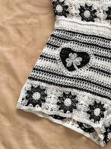 Soleia Macaquinho de Malha Retrô com Decote Halter Vazado e Listras Contrastantes para Férias e Praia para Mulheres - Preto e Branco - Visão 3