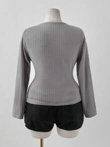 Flirla 大码女式圆领条纹纹理休闲时尚日常修身可爱风格学院风 T 恤长袖衬衫，适合返校、日常外出和作为打底衫