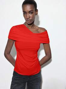 Maija Blusa de mujer con diseño asimétrico de hombro fruncido, casual y elegante, de estilo minimalista urbano. Suave y cómoda, con ajuste ceñido, fruncido lateral desigual, borde enrollado y manga corta. Blusa hombro descubierto para conciertos, vacaciones y atuendos modestos de mujer.
