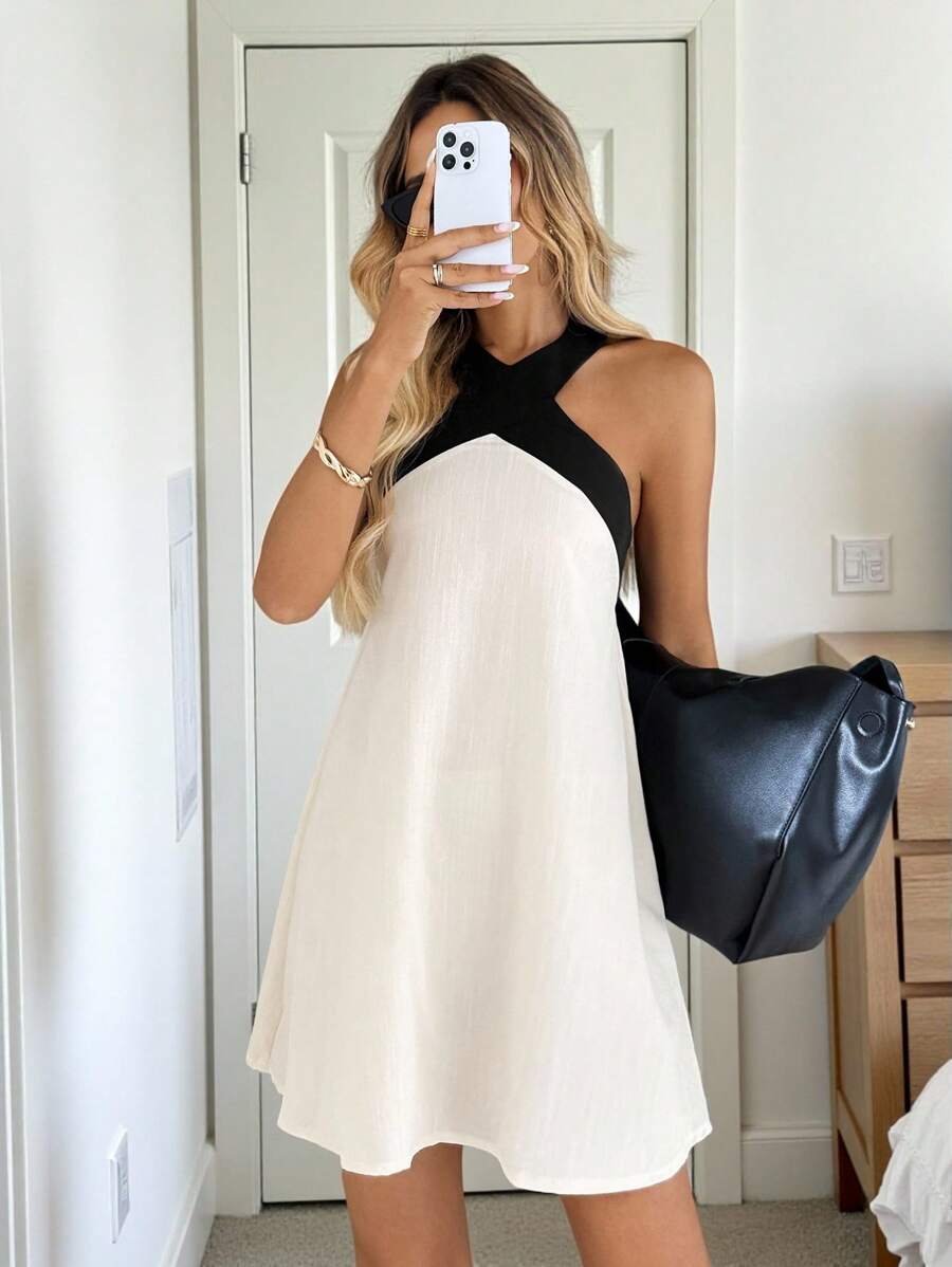 Vestido mini casual de mujer con cuello halter anudado, sin mangas, con bloques de color. Vestido versátil y ajustado para uso diario en verano - Albaricoque - Ver 1