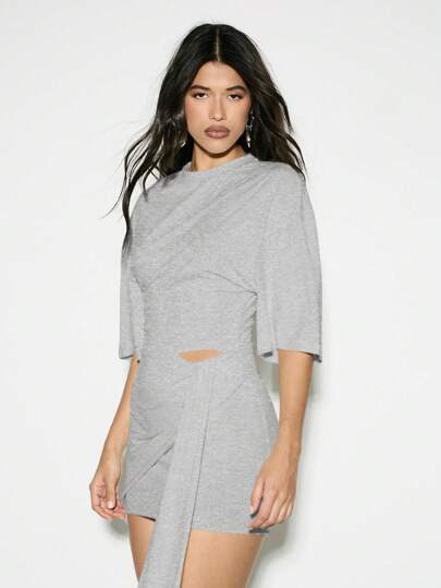 KIZN 剪裁迷你 T 恤连衣裙现代垂坠设计不对称下摆现代休闲装别致街头风格派对俱乐部时尚