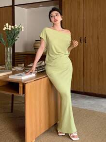 Modelyn 2 Stück/Set grüne gestrickte geraffte asymmetrische Schulter Bluse und figurbetonte Mini-Röcke