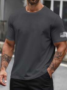 Manfinity Homme Áo thun nam cổ tròn tay ngắn in hình cờ Mỹ cỡ lớn, mùa hè - Màu xám đen - Xem 1