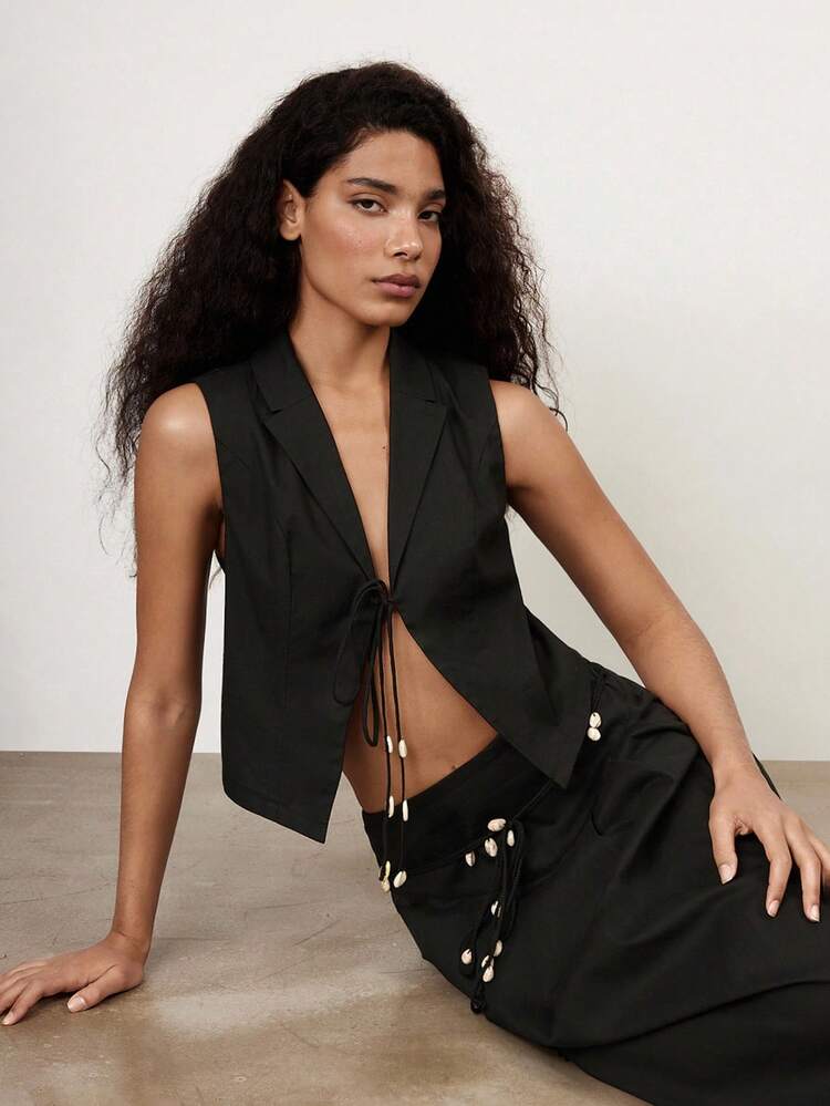 SHEIN Maija 2025 Lato Nowe Przednie Zapięcie Metalowa Muszla i Kokarda Ozdobny Kołnierz Wiązany Pasek Plaża Wakacje Swobodny Romantyczny Miejski Ośrodek Odpowiedni Na Wyjścia, Imprezy, Wesela, Ukończenia Szkoły Damska Kamizelka Top