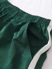 Genkimix Kids Nuevo Set de pantalones sueltos con cuello en V, manga larga y estampado de letras, estilo energético para niños preadolescente, diseño acanalado en negro y blanco con impresión de letra significativa, tela suave y cómoda, versátil y de moda, adecuado para la escuela y el patio de juegos