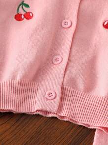 SHEIN 女婴加厚樱桃图案荷叶边针织开衫和针织裤两件套，秋冬季女婴毛衣套装，可爱粉色刺绣樱桃针织毛衣，刺绣圆领开衫和裤子套装，圆领长袖荷叶领毛衣两件套，毛衣和裤子两件套，柔软舒适 - 西瓜粉 - 查看 6