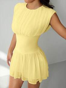 SHEIN PETITE Vestido mini de moda con cintura fruncida de unicolor para mujer - Amarillo - Ver 6