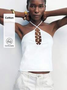 Maija Blusa asimétrica con decoración de anillo de ámbar de resina y lazo en el cuello, estilo moderno, elegante, urbano, romántico y refinado para otoño/invierno 2025. Ideal para festivales de música country, viajes, bodas, cumpleaños, negocios, oficina, citas, salidas, aeropuerto y regreso a clases.