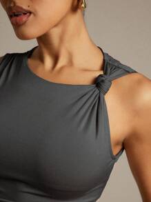 Hauture Women's Solid Color Twist Design Fitted Sleeveless Fashion Top