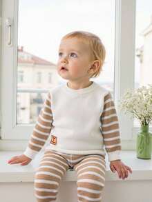 SHEIN 男婴两件套套装 - 柔软针织条纹白色和卡其色毛衣和裤子，适合休闲外出、旅行、度假、居家、日托和玩耍 - 卡其色 - 查看 8