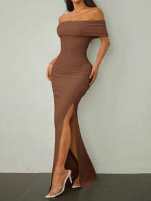 SHEIN Tall 露肩高开衩长裙，轻盈飘逸，优雅迷人，适合婚礼季，性感时尚。棕色露肩长裙，棕色连衣裙，棕色长款连衣裙，高开衩紧身长裙，适合婚礼宾客穿着。 - 棕色 - 查看 4