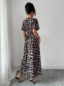 Selianne Elegantes, schickes, minimalistisches Damen Lässig Kleid in hochwertiger Stil, geeignet für Büro, Pendeln, Strand, Musikfestival, Nachmittagstee, französischer Riviera Stil, mit Leopard Muster, V-Ausschnitt, Taillenband, Knopfverzierung, A-Linie Saum, Schlitz, Puffärmel, knielang