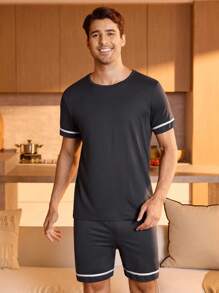 Manfinity Underwear&Sleepwear Basics Set de 2 piezas de camisa casual con cuello redondo y bloques de color, y pantalones cortos para uso doméstico para hombres