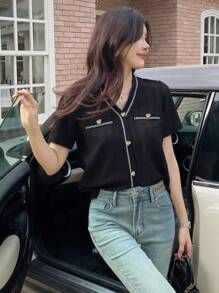 DAZY 女士短袖单排扣 V 领撞色休闲针织上衣夏季 - 黑色 - 查看 4