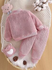 SHEIN Playful Pals 2pcs Set Baby Girls Thermal Lined Crew Neck Sweatshirt Top And Elastic Waist Pants Outfit, Plush Heart Embroidery, Warm, Soft, Comfortable, Casual, Fashionable, Suitable For Winter, Comes With Sling Bag Fall