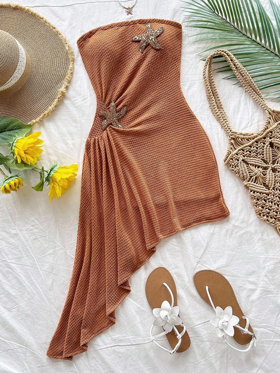 Soleia Vestido de vacaciones con decoración de estrella de mar y bajo asimétrico texturizado para mujer de talla grande en color marrón - Marrón - Ver 1