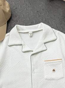 SHEIN Bộ áo sơ mi tay ngắn và quần short cổ bẻ thoải mái, chất liệu vải trơn, họa tiết thời trang đường phố dành cho thanh thiếu niên/trẻ em, thích hợp mặc đi làm, đi học, thường ngày, du lịch, thể thao, xuân/hè - trắng - Xem 5