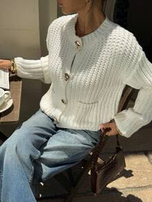 Siren Gaze Femmes Cardigan basique unicolore décontracté de tous les jours avec texture, boutons devant et poches, cardigan chaud pour l'automne/l'hiver, hauts à manches longues, hauts pour l'école, cardigan en tricot blanc, cardigan en tricot épais blanc, cardigan blanc avec boutons dorés, porter décontracté de tous les jours, hauts à manches longues pour l'automne et l'hiver pour femmes