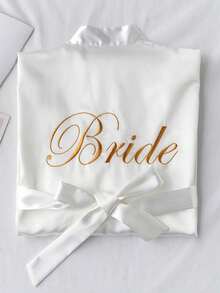 SHEIN 1 pieza Bata de baño con estampado de lazo, bata de novia y vestido de dama de honor con inicial de letra, túnica de mañana y bata para dormir,Bridal para preparación de fiestas, accesorios de ceremonia y recepción de bodas, pijama para damas, primavera verano, vestido para novia, mejor vestido bordado para fiesta, ropa de tocador para boda, suministros para fiestas al aire libre, boda y vacaciones, vuelta al colegio - Novia Blanca - Ver 6