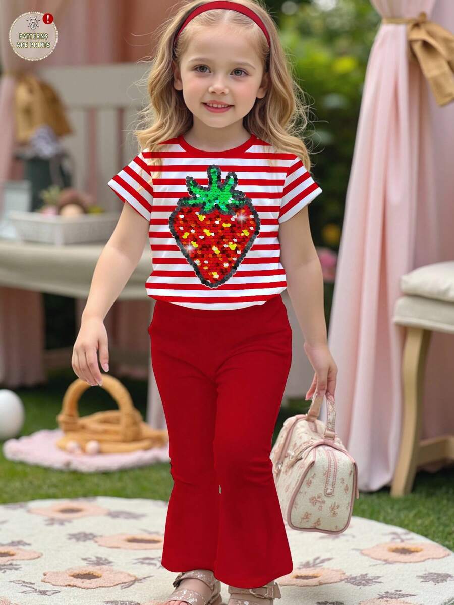SHEIN 休闲简约复古美式校园女孩风格，红色条纹水果草莓印花圆领短袖上衣和喇叭裤两件套，适合夏季 - 彩色 - 查看 1