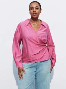 Maija 大码休闲纯色裹身衬衫 秋季女装 秋装 返校服装 返校节朴素复古服装 女士老钱老师 浪漫、时尚、多才多艺；舒适、时尚、优雅、休闲、简约 日常穿着、必备、纯色、假日休闲、得体、单身女士、优雅时尚商务休闲女装 外出上衣 毕业 女士教师 秋季女装 大码秋季女装 秋季服装 返校服装 返校节 女士冬季 女士冬季 - 藕粉色 - 查看 4