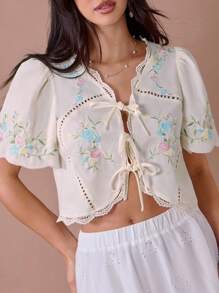 Enchnt 女士度假休闲花卉刺绣系带衬衫 - 杏色 - 查看 3