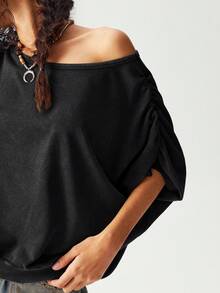 Bohemela Áo thun nữ màu trơn, cổ lệch, tay ngắn, dáng rộng, chất liệu vải mài, kiểu dáng không đối xứng, vai lệch, tay cánh dơi, dáng rộng, màu đen. - màu đen - Xem 5